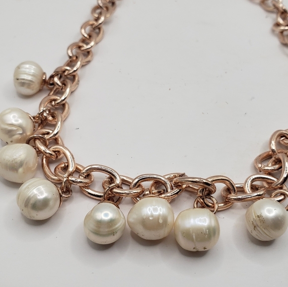 Mestige Elegant Freshwater Pearl Goldtone Chain Necklace - Picture 11 of 12